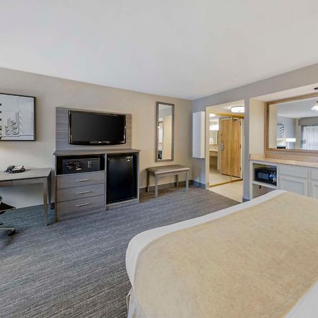 Best Western Plus Executive Inn Роуланд Хайтс Екстериор снимка