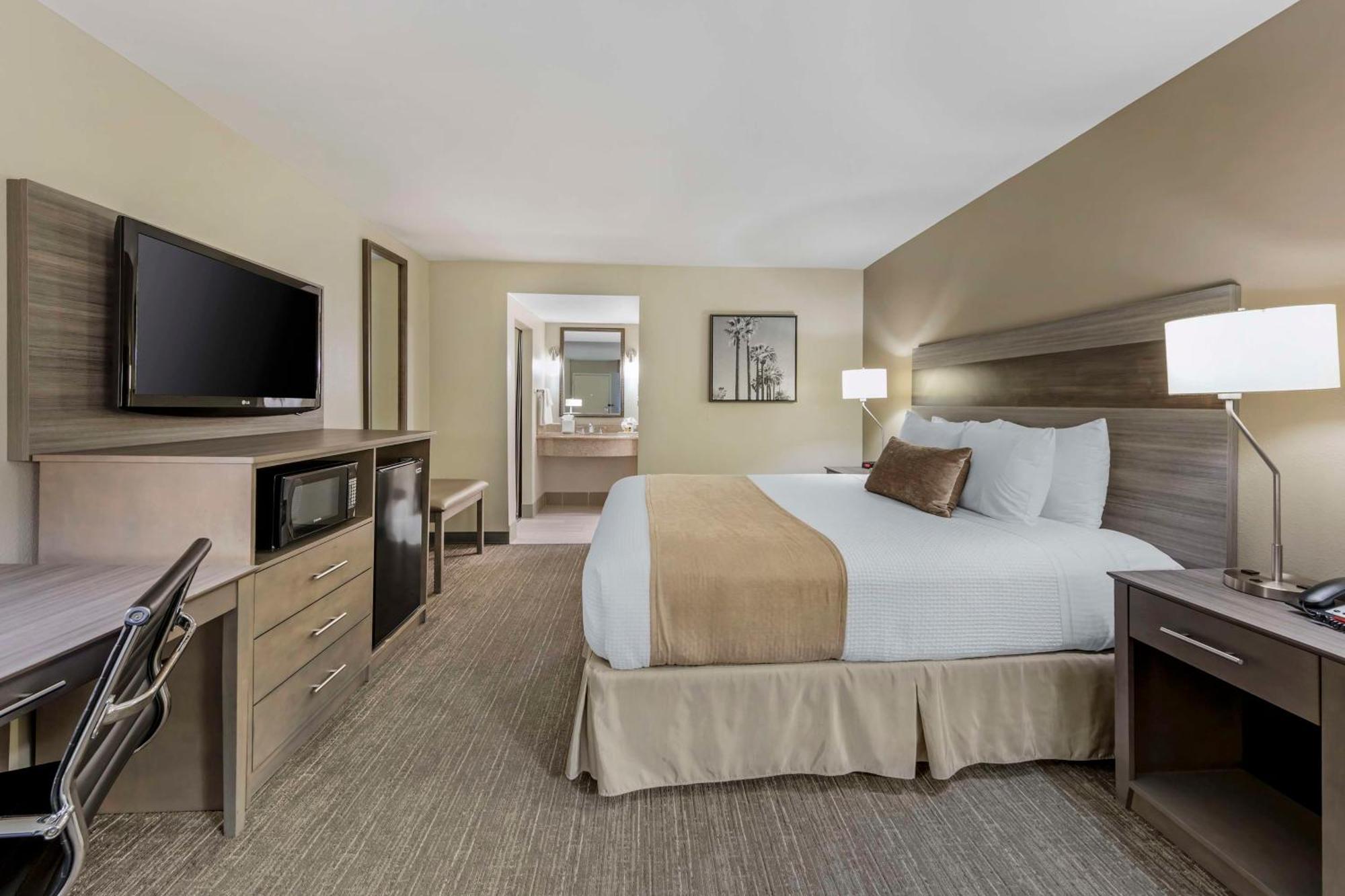 Best Western Plus Executive Inn Роуланд Хайтс Екстериор снимка