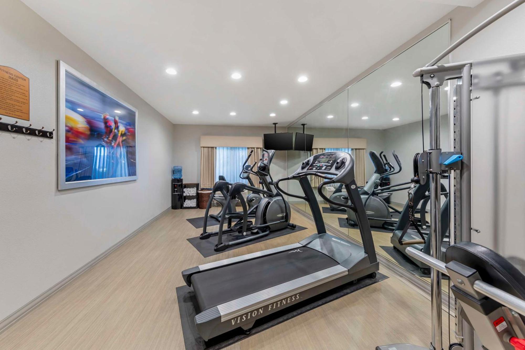 Best Western Plus Executive Inn Роуланд Хайтс Екстериор снимка