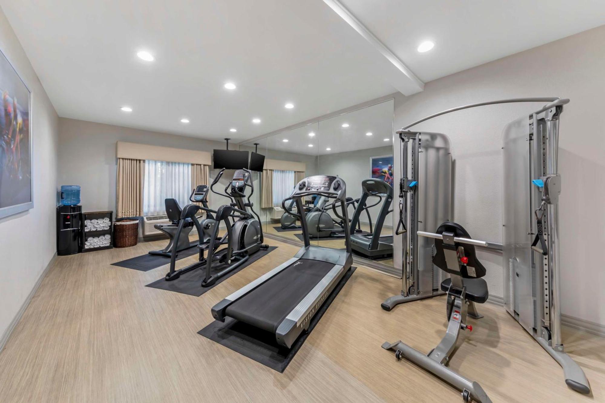 Best Western Plus Executive Inn Роуланд Хайтс Екстериор снимка