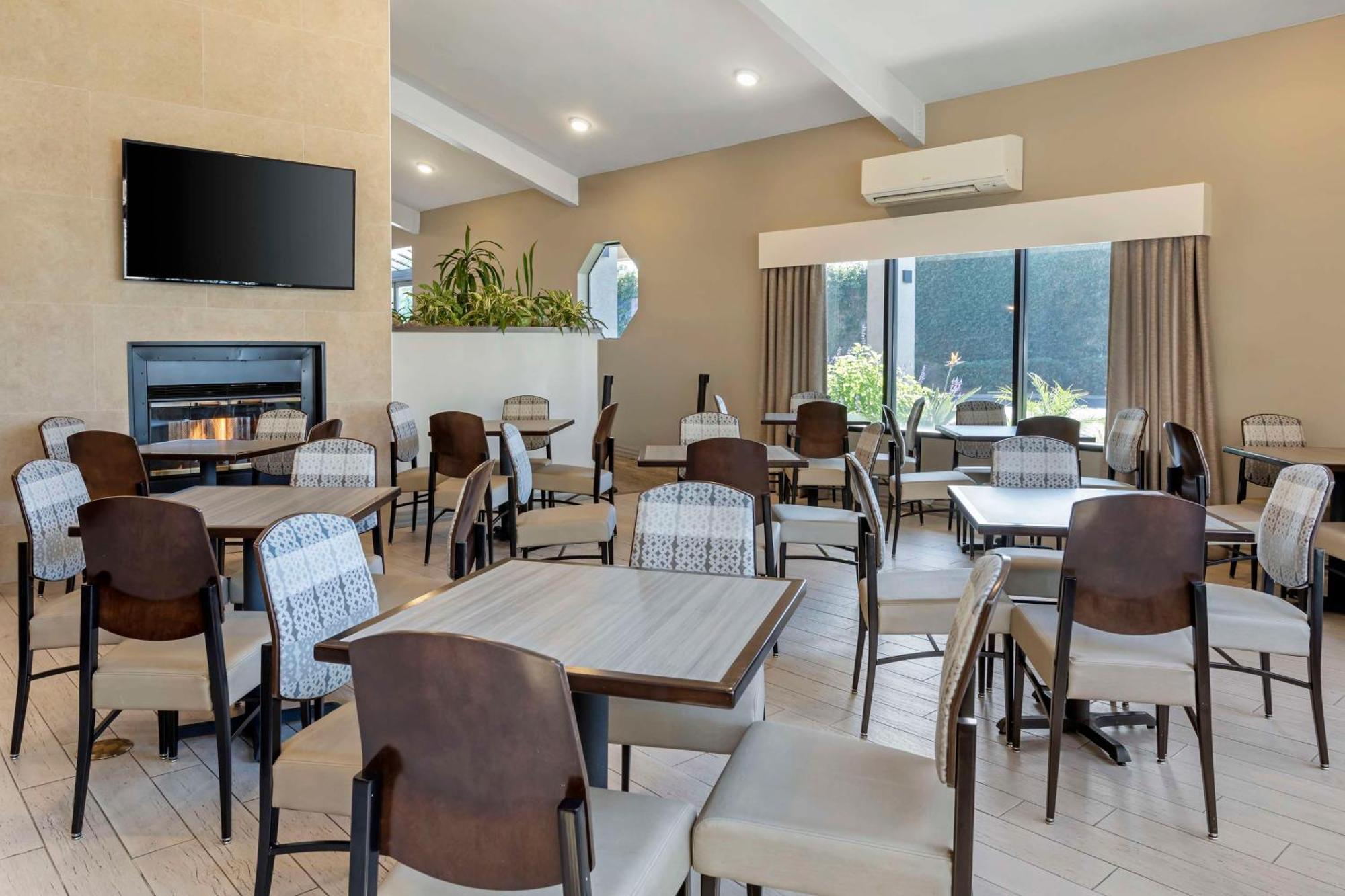 Best Western Plus Executive Inn Роуланд Хайтс Екстериор снимка